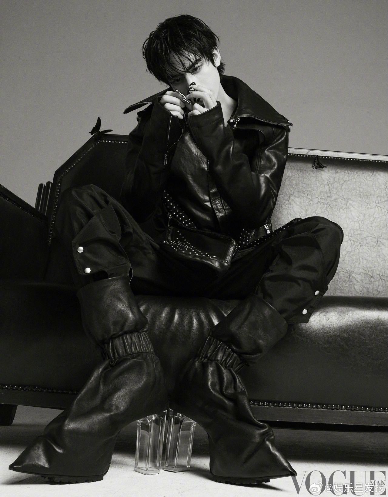 VOGUEMAN宋威龙三月刊封面宋威龙湿发造型  宋威龙VOGUEMAN三月刊封