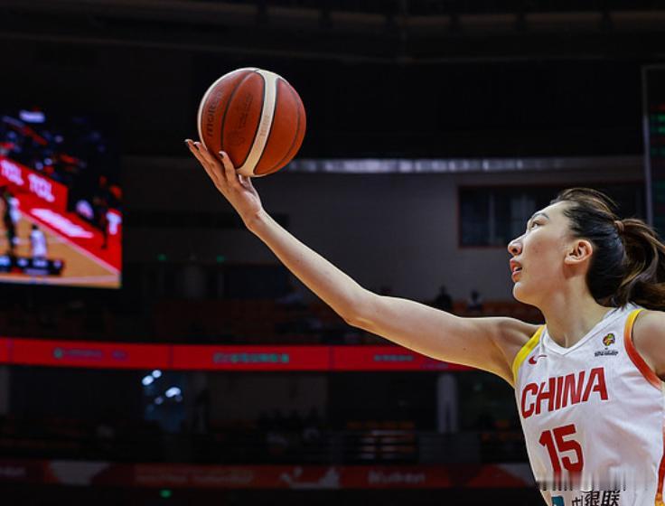 世预赛收官！韩旭22+8统治内线 中国女篮83-71力克巴西 4胜1负晋级世界杯