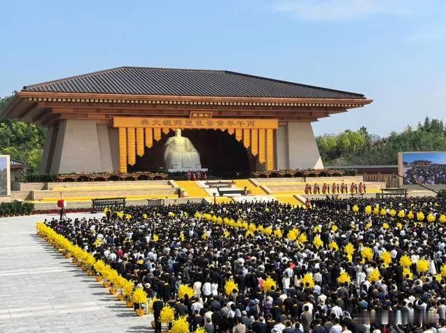 七律·三月三祭黄帝
            符进朝
上巳良辰三月三，九州同拜祖轩