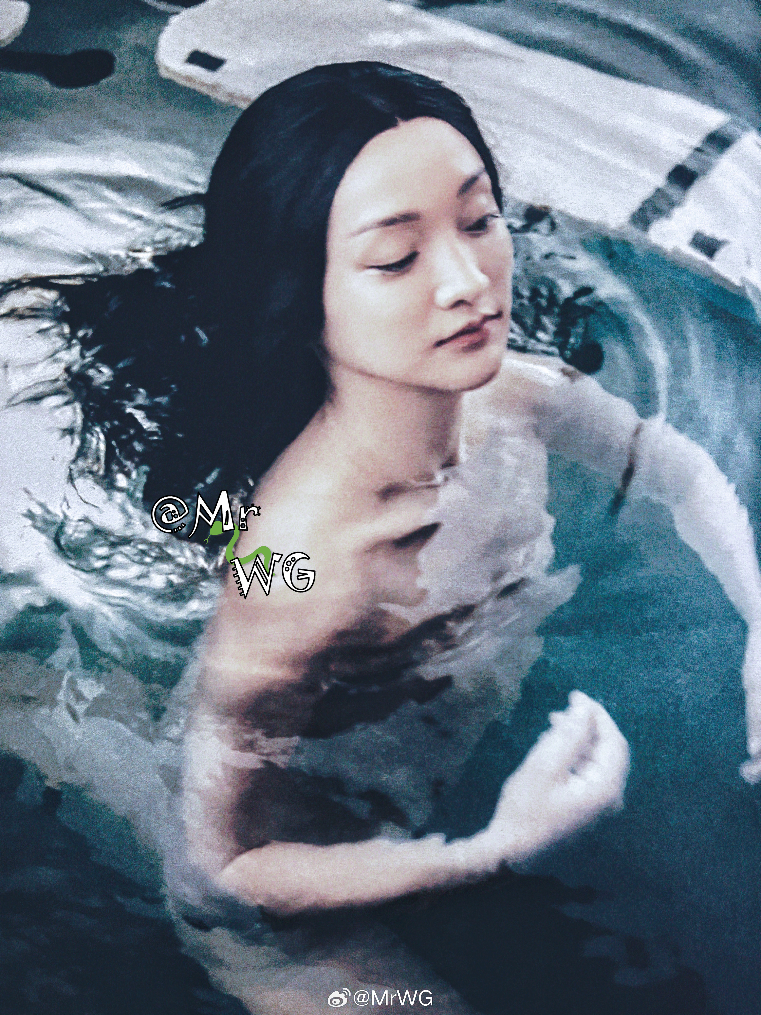 周迅独家扫描 水下蜕皮、换皮，灵动慧黠又可爱的九霄美狐——拍摄🎬【画皮2】的周