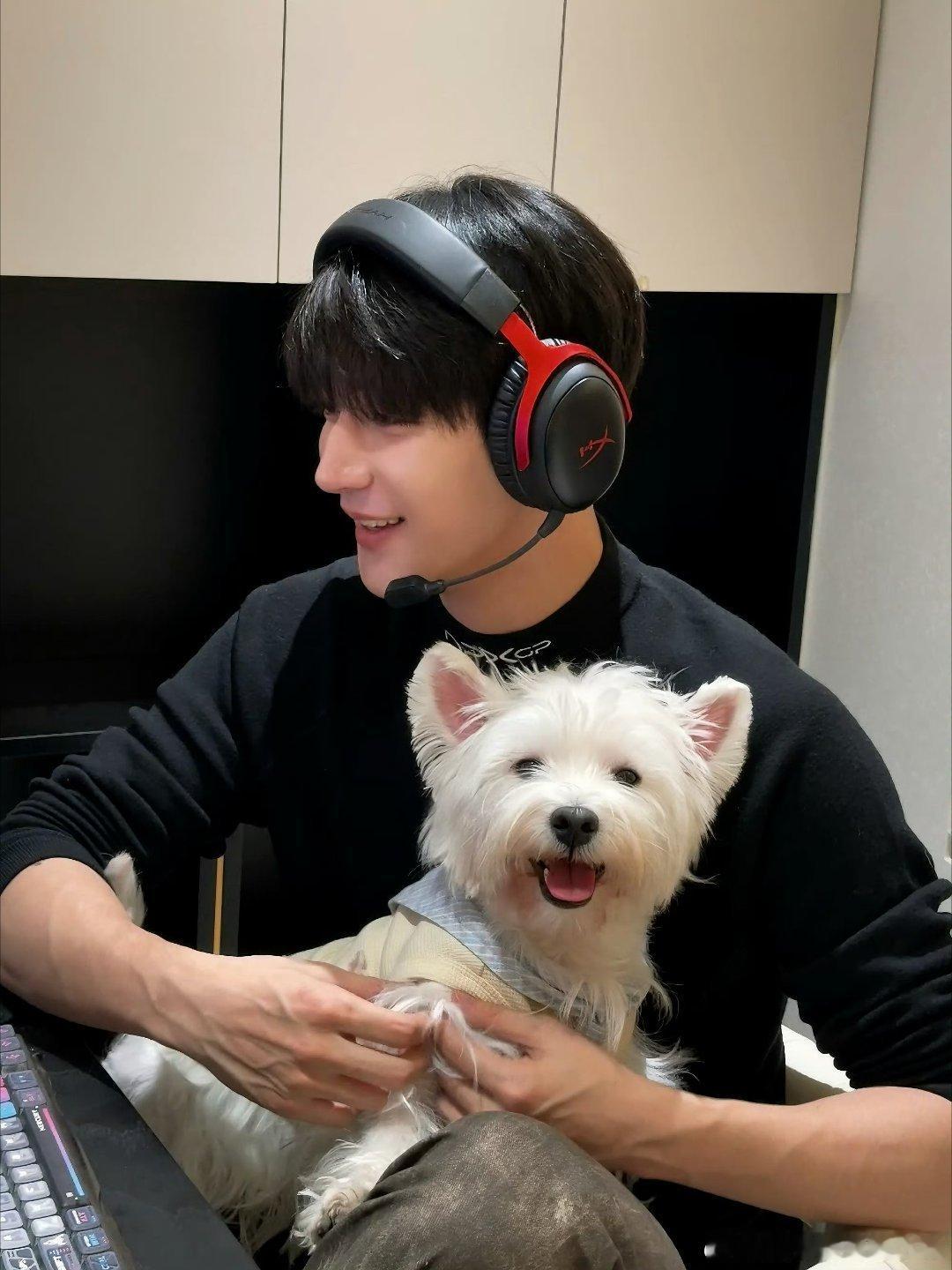 夏之光今晚游戏直播，限定电竞男友😋😋 