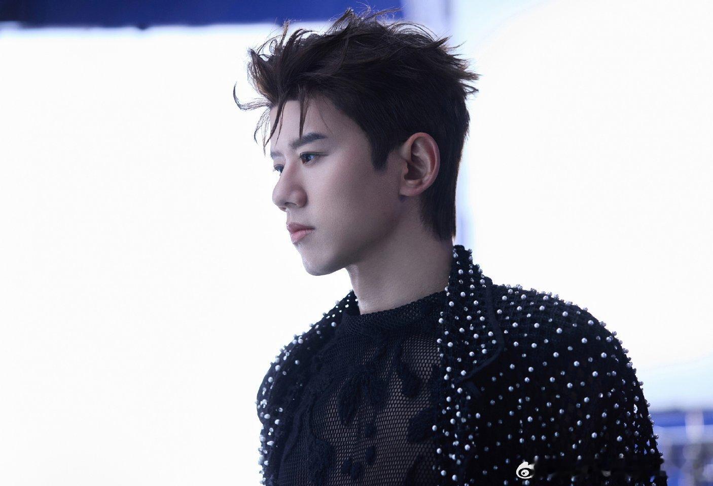 张杰北京鸟巢收官 张杰明天的我们会如何完成最后一场呢 张杰我们会如何完成最后一场