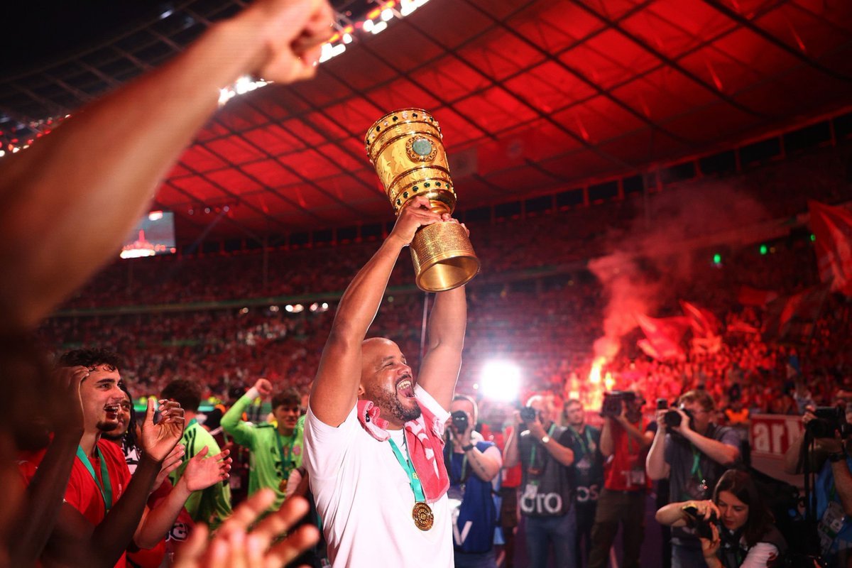 拜仁夺得德国杯冠军Vincent Kompany 