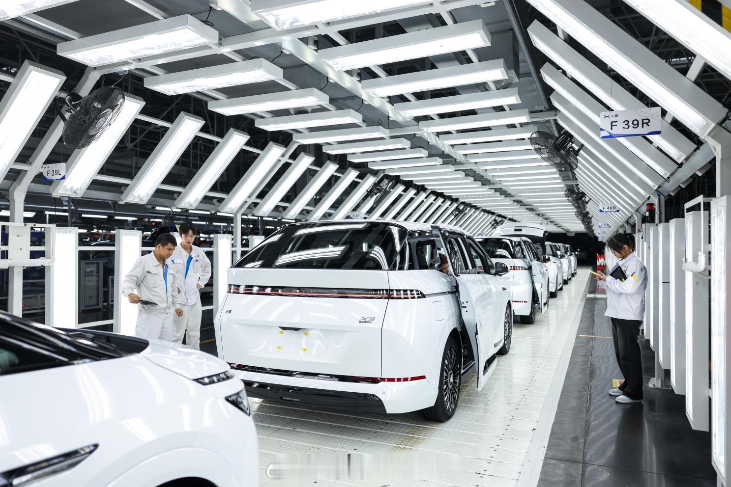 小鹏汽车迎来第100万台整车正式下线，从第1台到第50万台整车下线，小鹏汽车用了