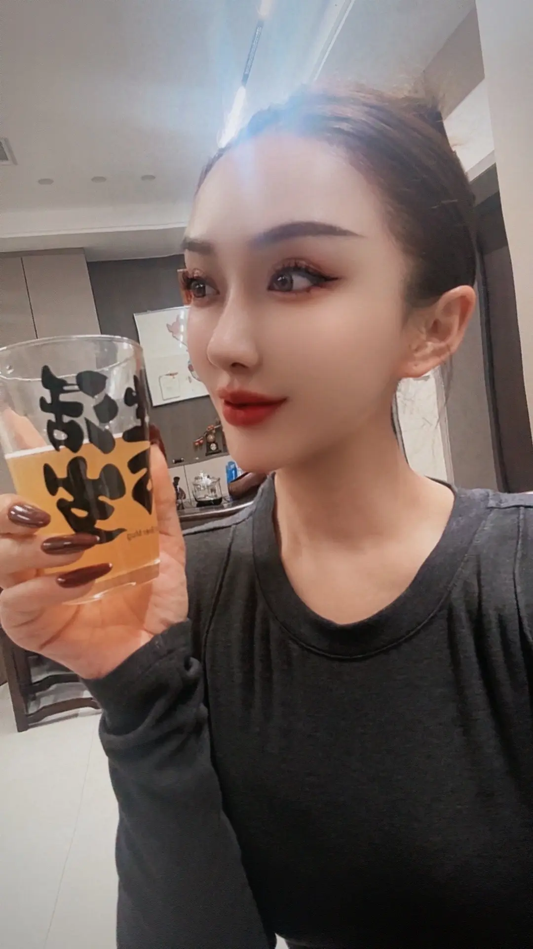 20岁时为了钱奔波，30岁为了孩子努力，40岁想要健康安稳，你就会懂得...