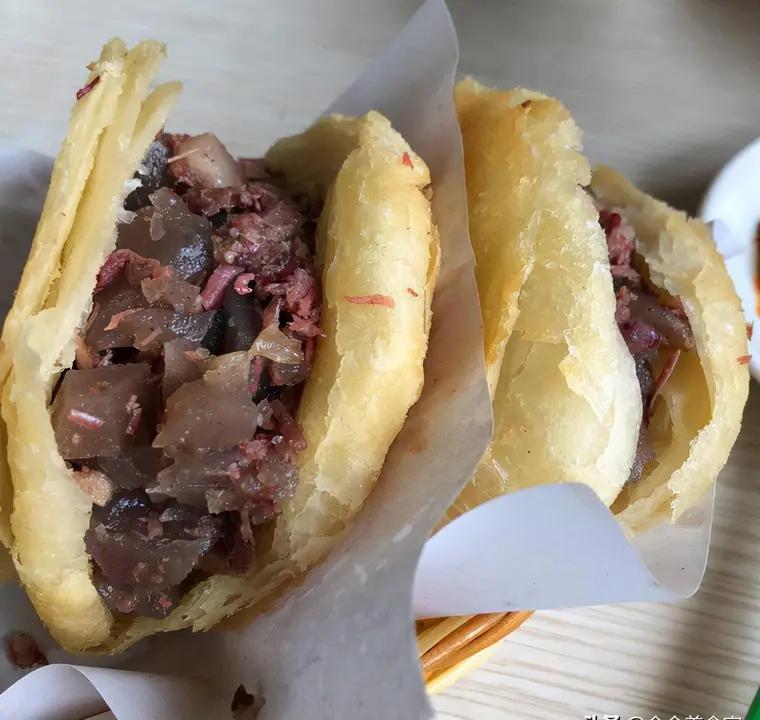 流量来得快去得更快！保定网红烧饼店被迫停业，文旅该醒醒了
一家开了七年的保定社区