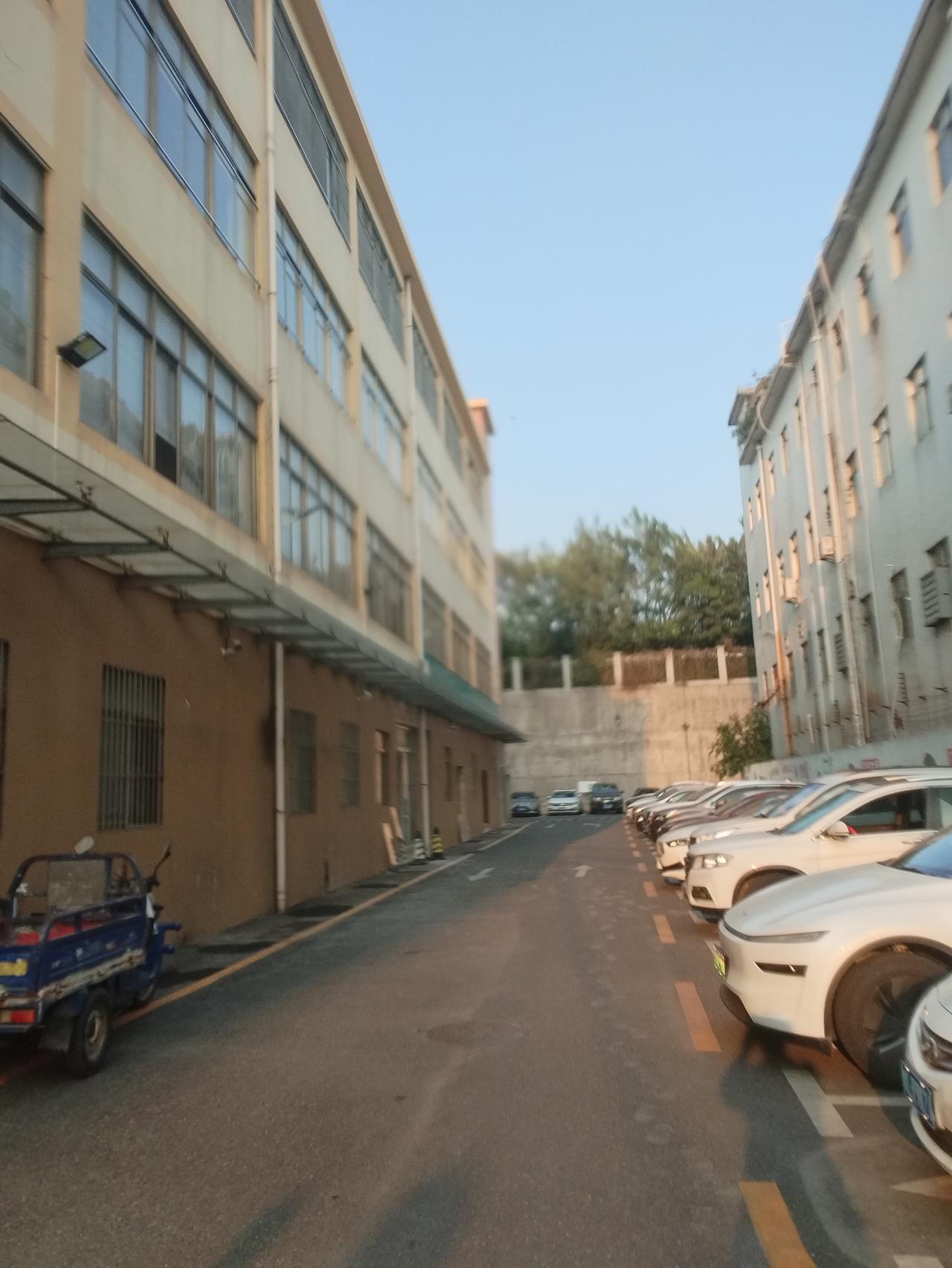 深圳 深圳厂房出租 龙华厂房出租 大浪厂房出租 
       龙华大浪厂房出租