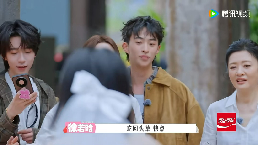 李嘉琦晒与彭冠英陈鑫海聚餐合照李嘉琦彭冠英陈鑫海聚餐 陈鑫海在节目里抢彭冠英的婚