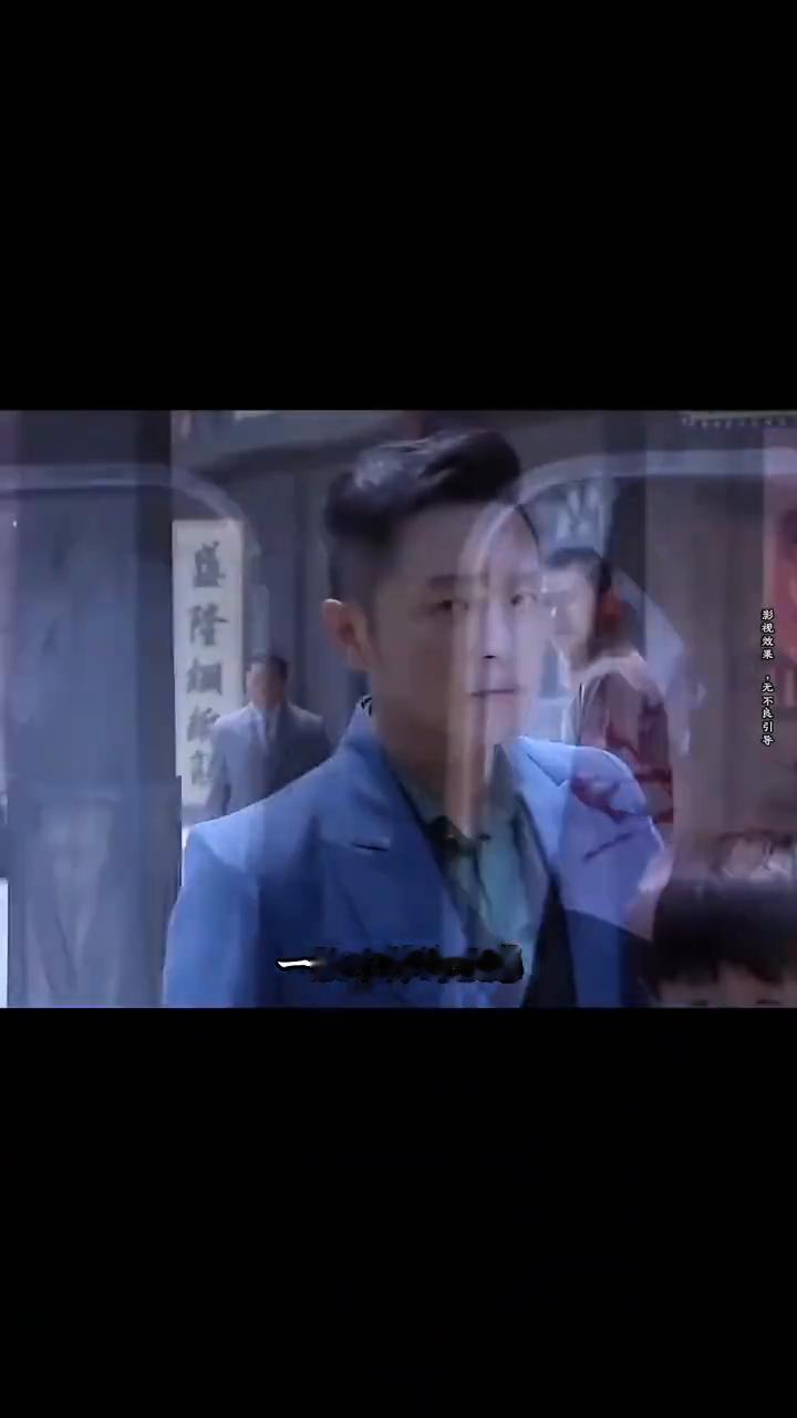 《大型热血抗战剧》第一百七十九集。
留学回来的富家公子刚一转头就看到十分惊险的一