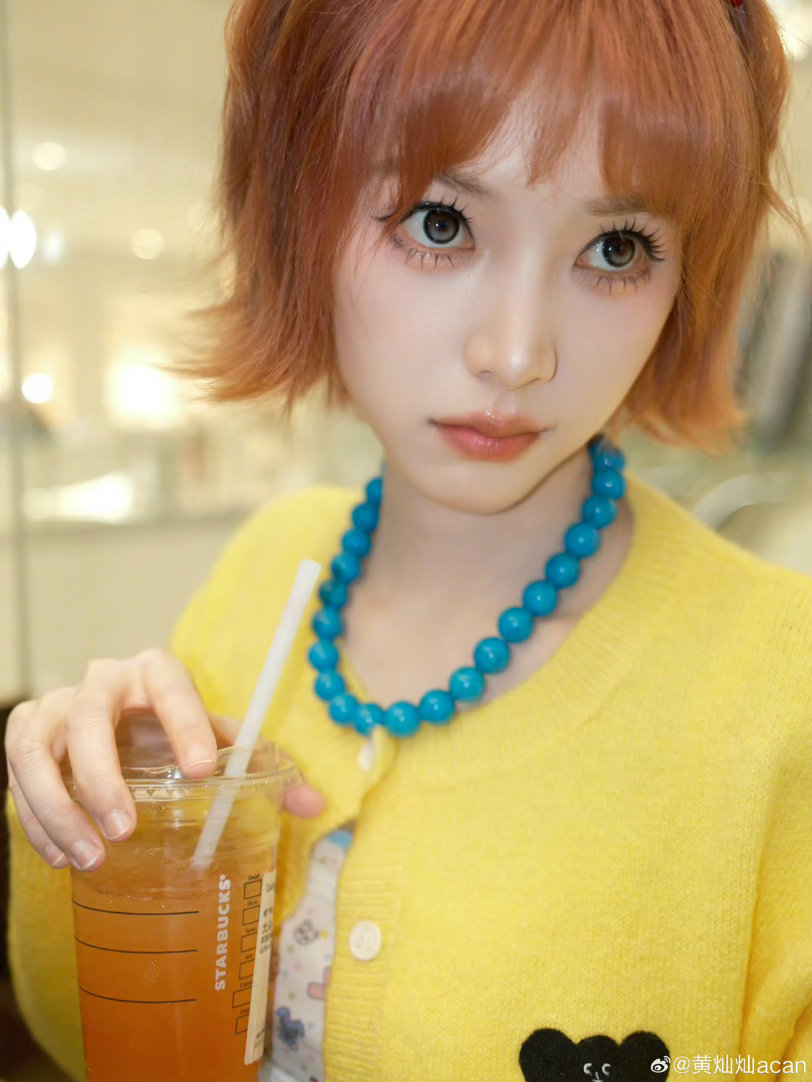 黄灿灿团队让我管好我的嘴黄灿灿：昨天直播完出来团队说让我管好我的嘴 老师们 我会