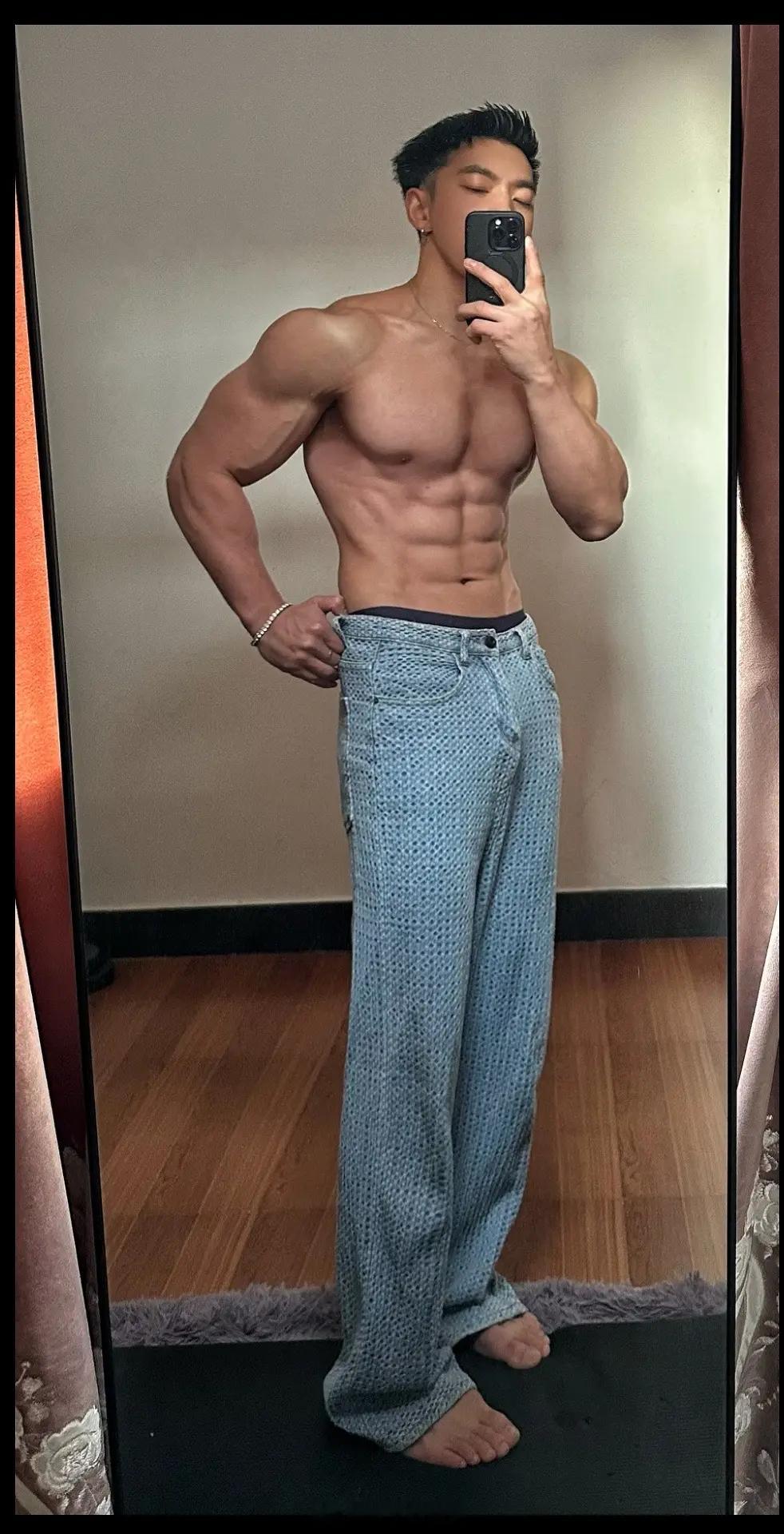 黑皮体育生[害羞] 