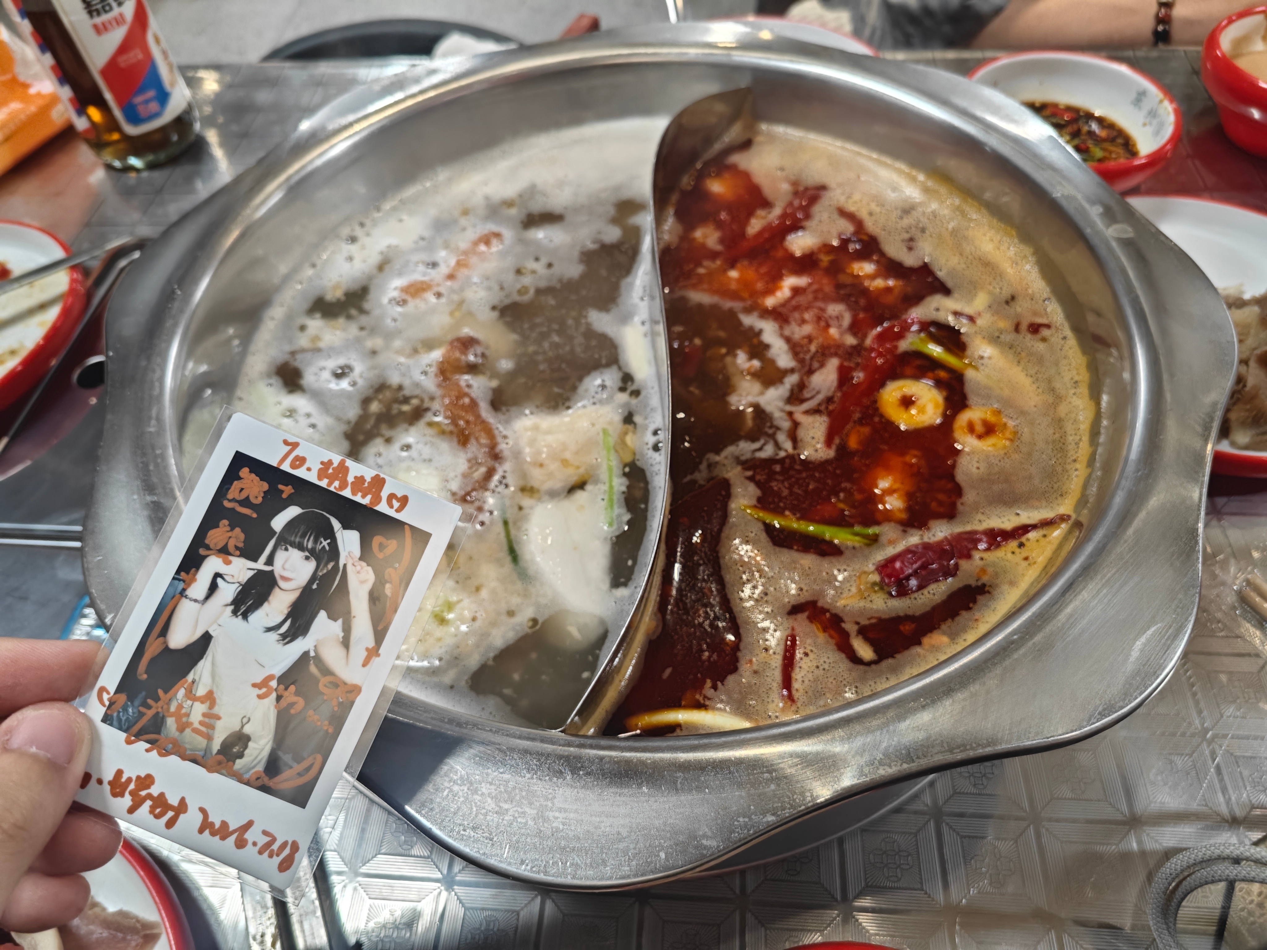 一个被暴雨淋湿的偶活之后更应该来一顿暖暖的火锅 