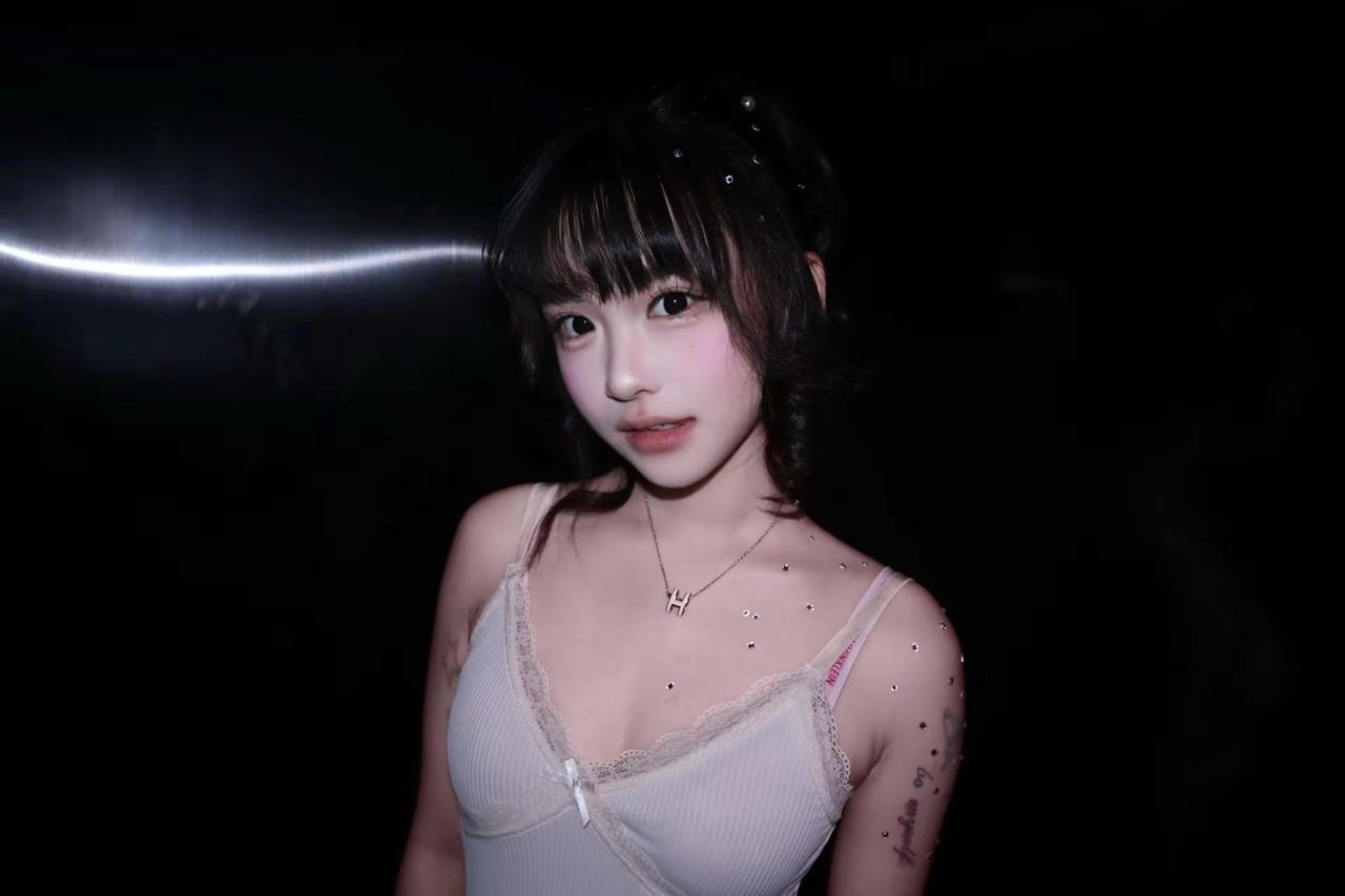上天入地我再也找不到比你更有趣的女孩