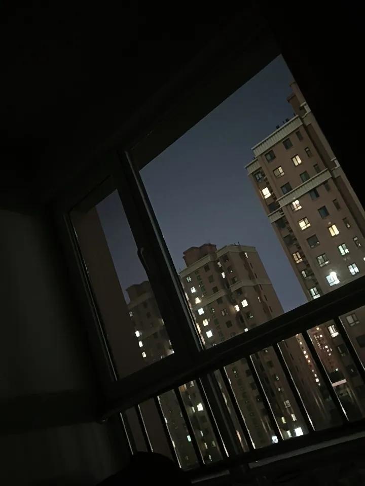 问大家一个问题，现在你们都节俭到什么程度了？以前理发30元，现在有没有理10元的