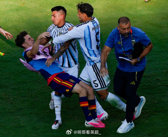 据天空体育记者Rob Harris报道，国际足联已就世界杯决赛期间的相关事件，对