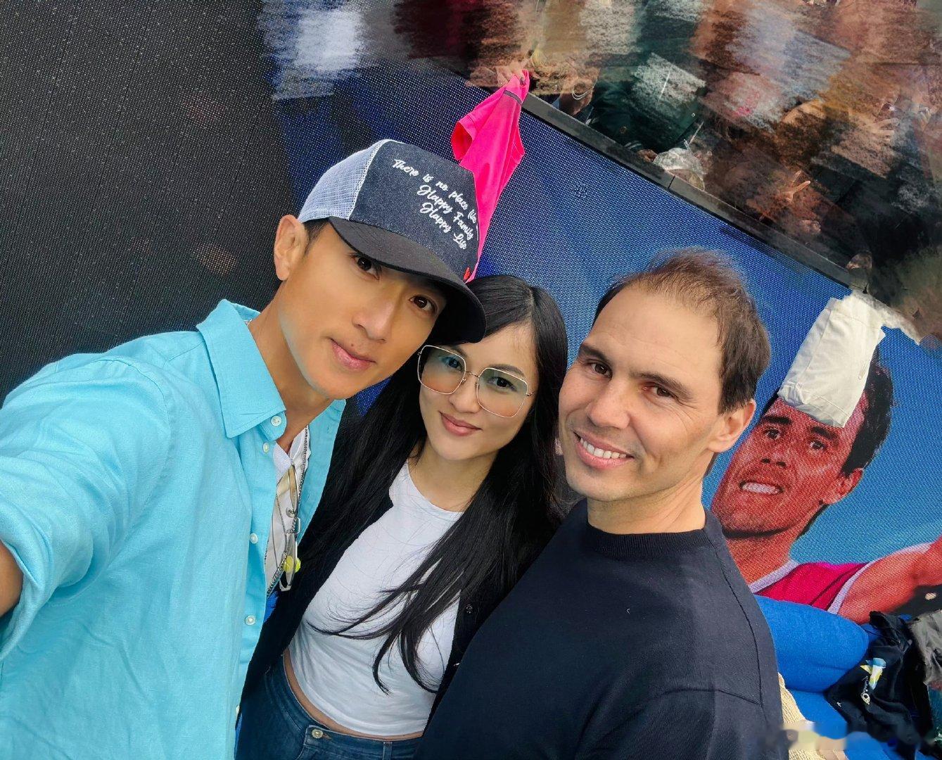 吴尊庆祝与老婆相恋30周年吴尊纪念与老婆相恋30周年吴尊纪念与老婆相恋30周年，