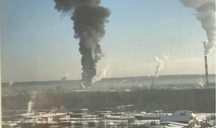 图文：乌无人机打击俄乌拉尔地区的卢克炼油厂   打击距离1700公里创下新记录