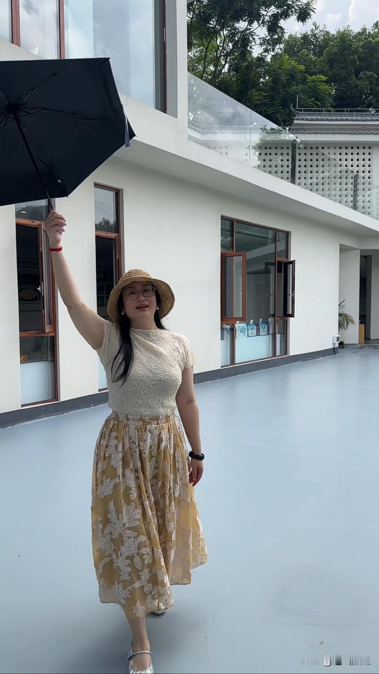 我是个爱分享的女人：很高兴有机会来到英德黄花镇工作，工作快结束了，最近一有机会就