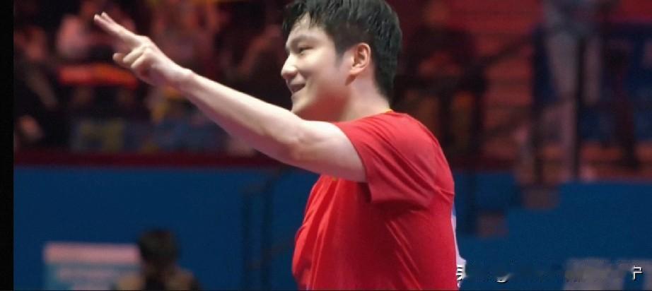 全运会乒乓球男子单打决赛结束了，樊振东4:1碾压式的战胜了“小石头”林诗栋。
 