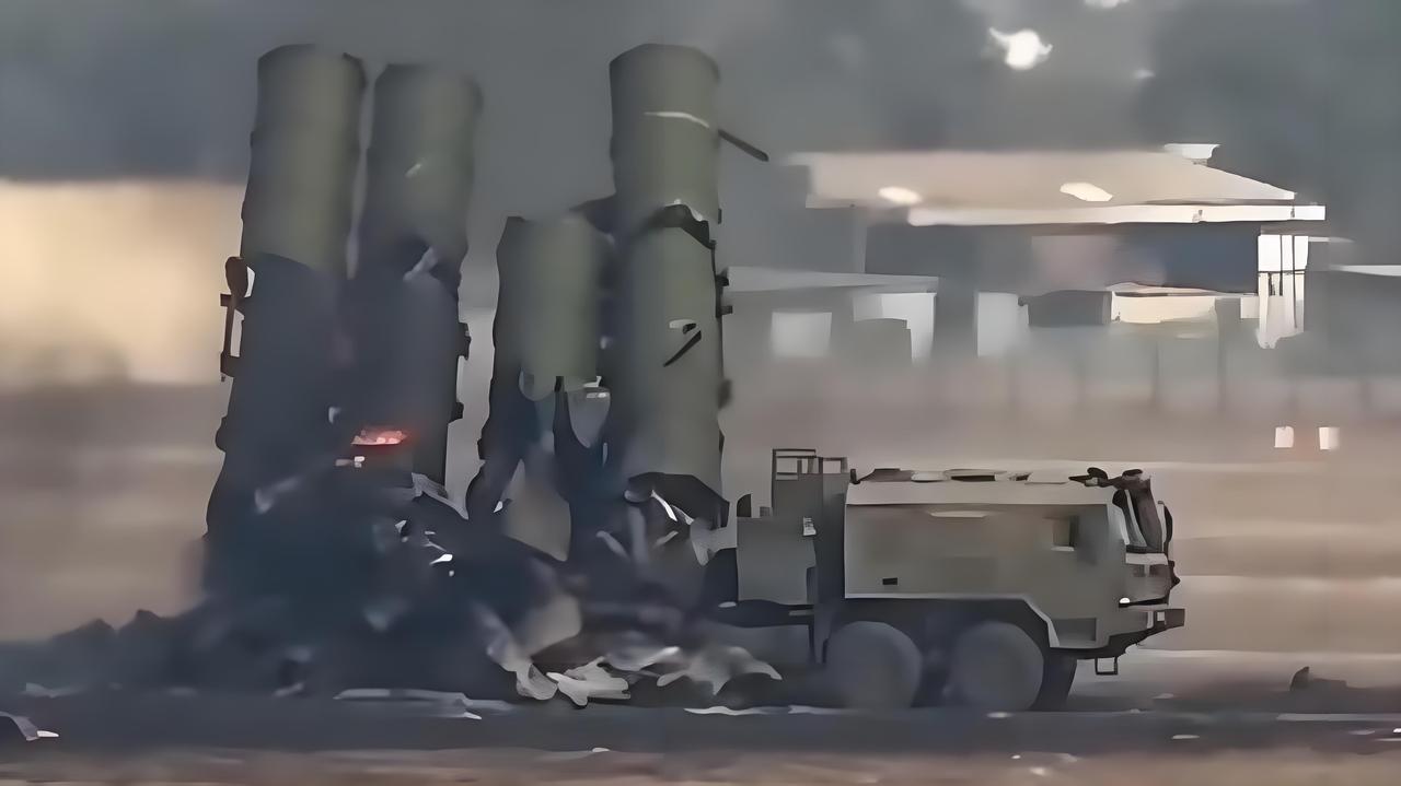 S-400被一锅端？外网疯传5.7空战新画面，印度这回真没法洗了？
外网刚刚传出