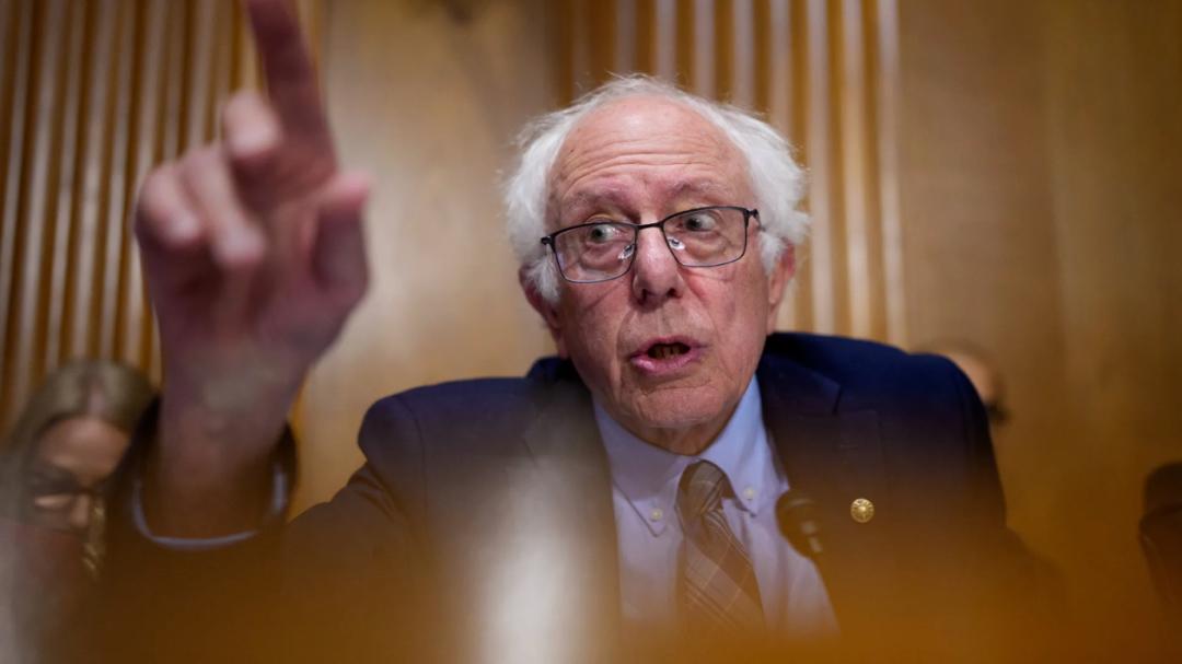 美国无党派参议员伯尼·桑德斯今天（12月28日）发文说：“自特朗普担任总统以来，