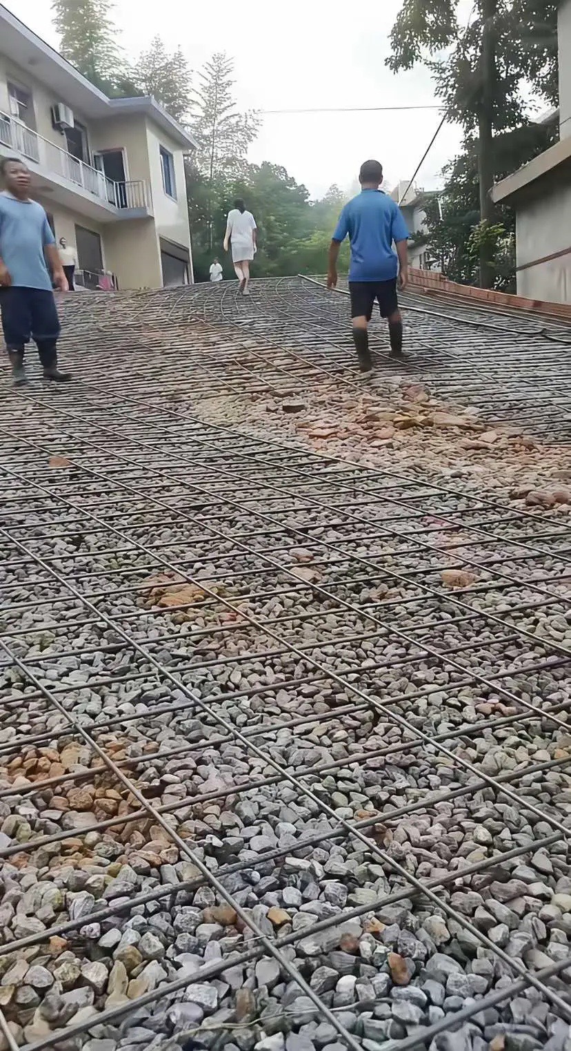 在农村这么高标准的是很少哦。 ​​​