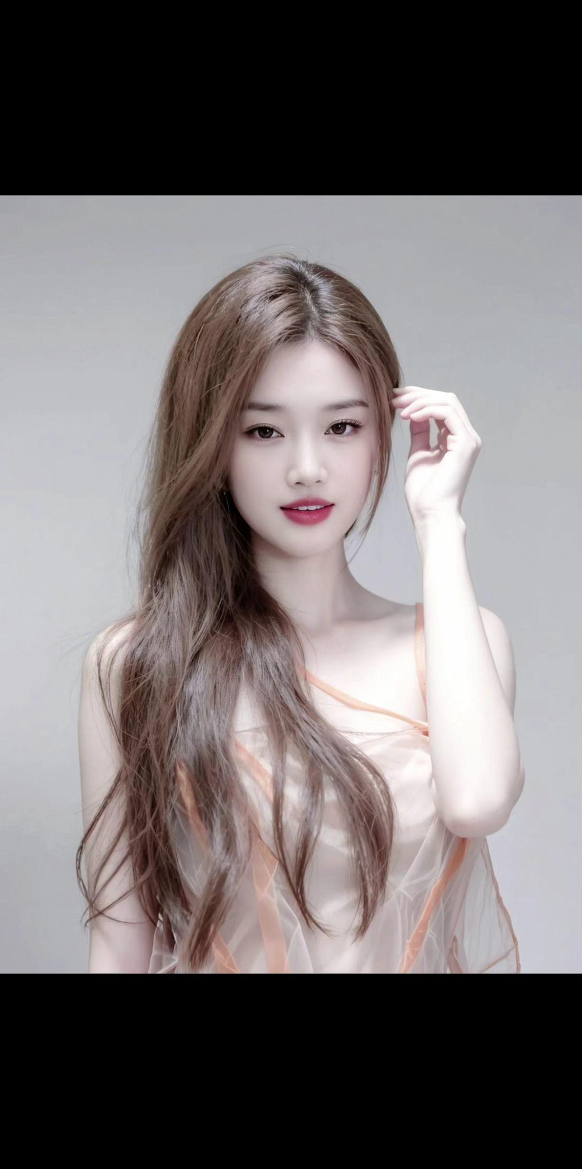 藏好自己的伤疤，这世界有太多撒盐的人。同为红尘岸边客，莫问谁是摆渡人。老天为了渡