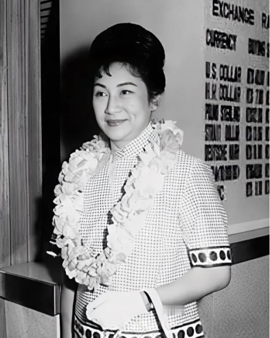 1932年，47岁北大校长蒋梦麟提出离婚，发妻孙玉书不哭不闹，平静地对他说：“休