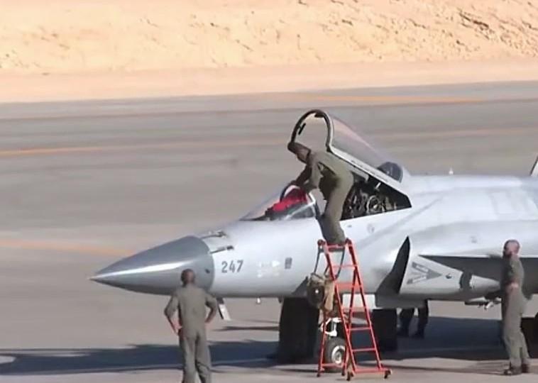 惊喜，枭龙战机订单爆单

多国抢购枭龙战斗机这事还挺火。目前购买枭龙战机的国家有