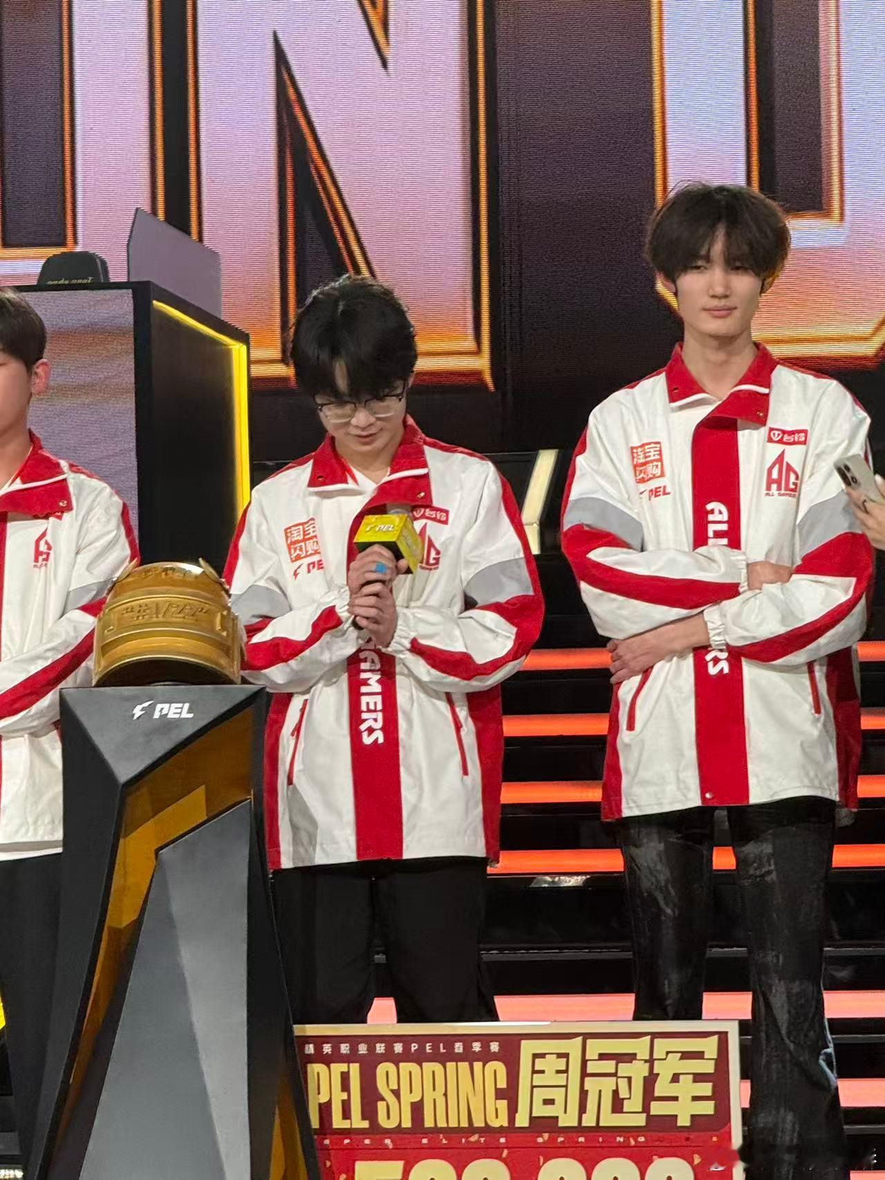 花花蝉联周决赛MVP恭喜花花成功蝉联周决赛MVP！枪法精准发挥稳定，用实力一次次