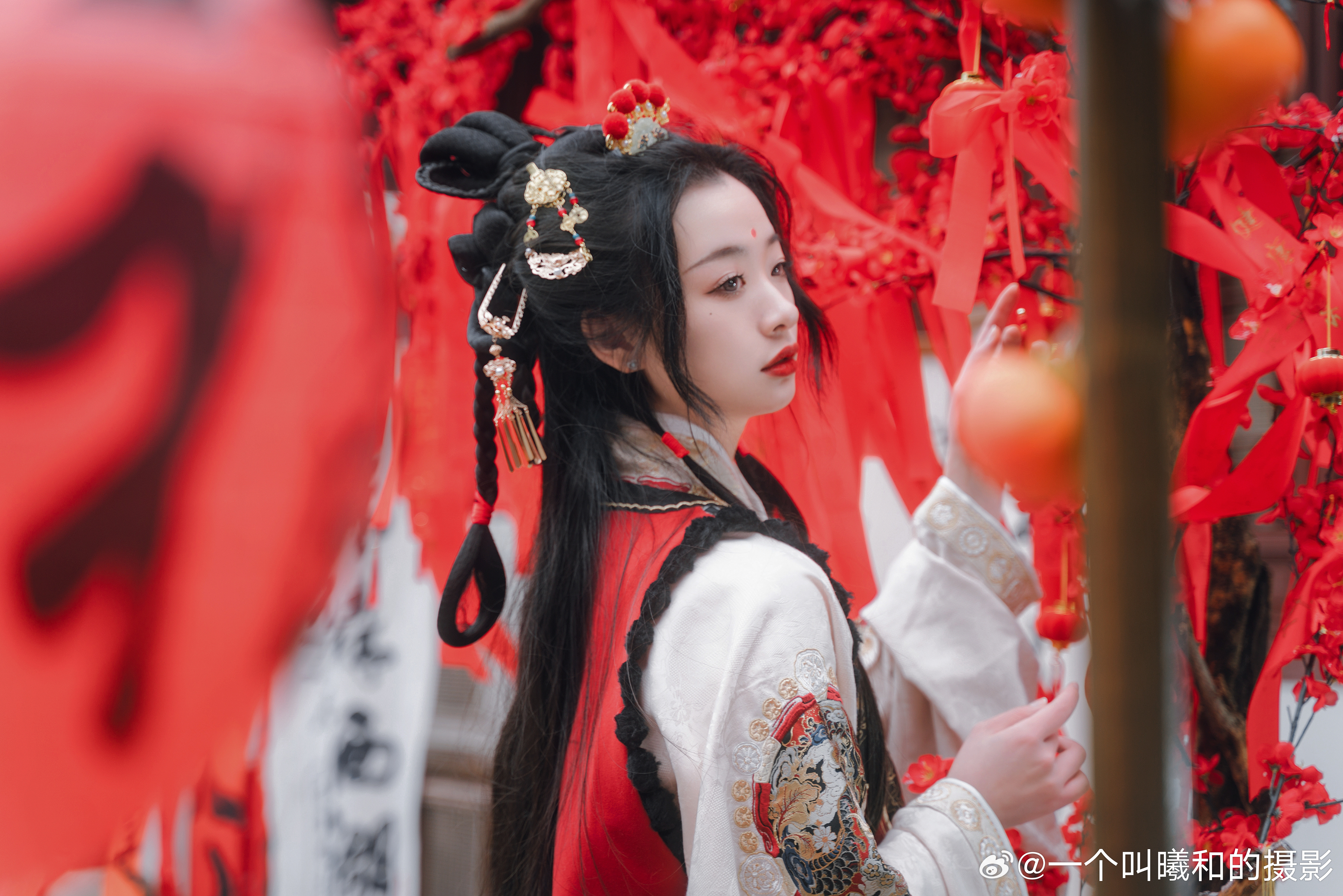 跑个预告出镜:#氛围感##汉服[超话]##摄影##美女##遇见美好# ​​​