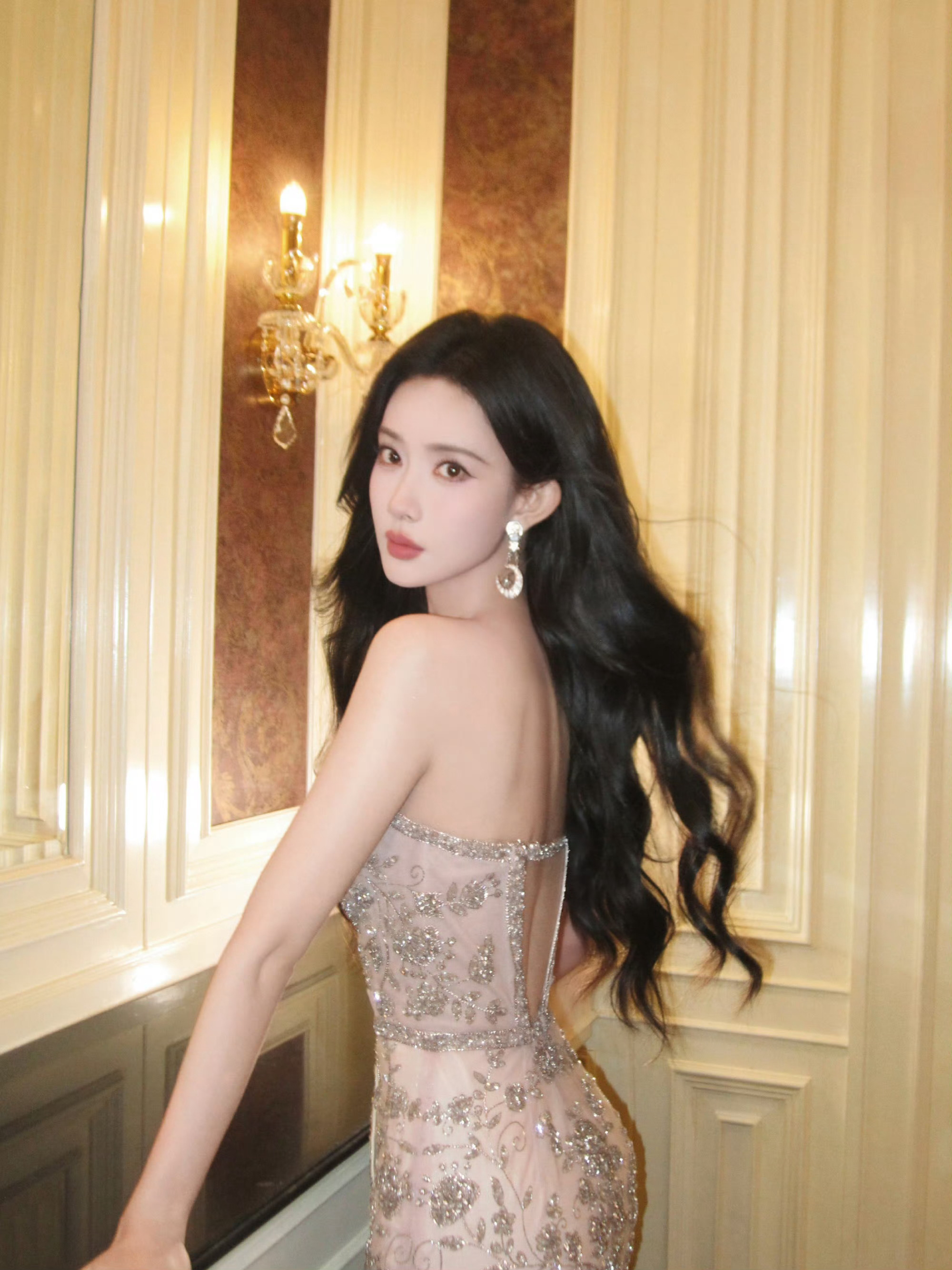 孟子义出片质量孟子义出片 孟子义出片质量，随便一拍都很好看 ​​​