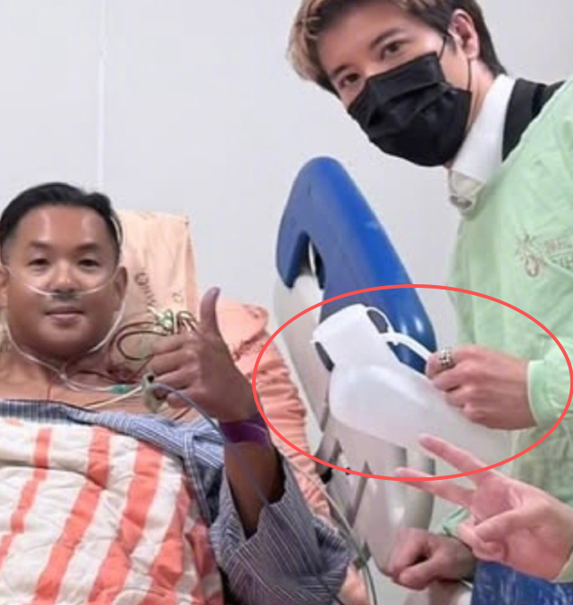 虽然但是...还是有点好笑...[坏笑] ​​​