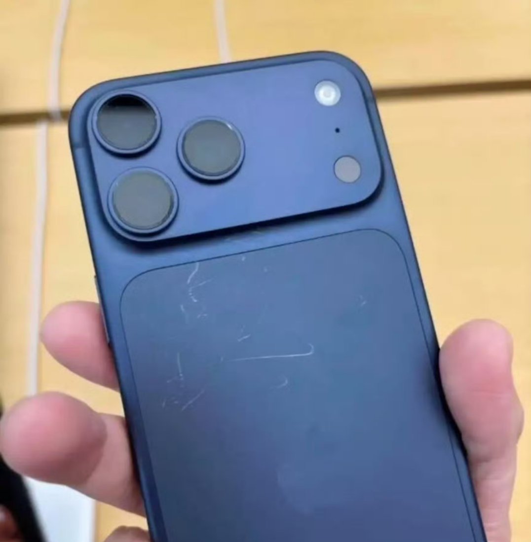 iPhone17系列展示机刮痕原因苹果回应：这些印记并非刮痕，而是支架材质转移到