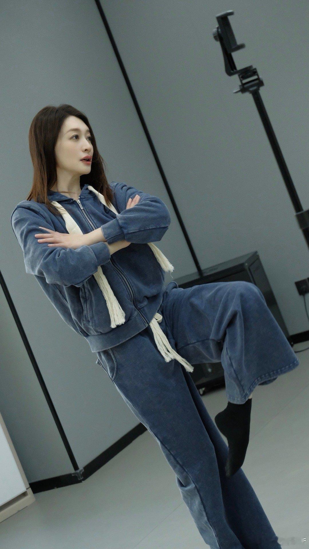 李小冉在各地文旅跳心愿便利贴李小冉跳到了各地文旅 经典出圈时刻！打造文娱赋能文旅