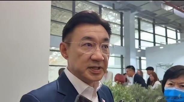 台“行政机构副院长”江启臣发表声明

日本和菲律宾已经在6月4日开启海域边界协商
