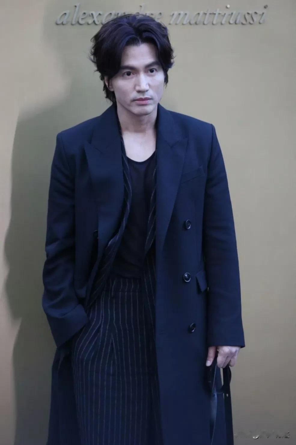 都说言承旭是“中国的木村拓哉”，那么你觉得他跟正主比，谁比较帅啊？
我个人觉得，