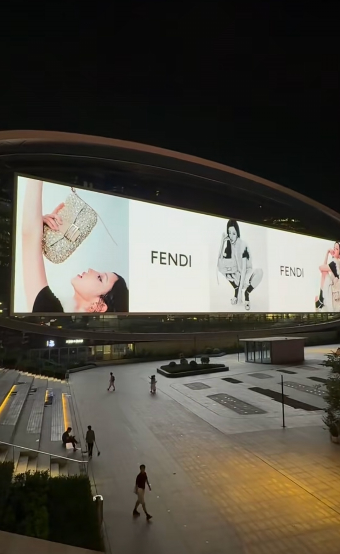 FENDI你爱人的样子很美…fendi品牌形象大使宋雨琦