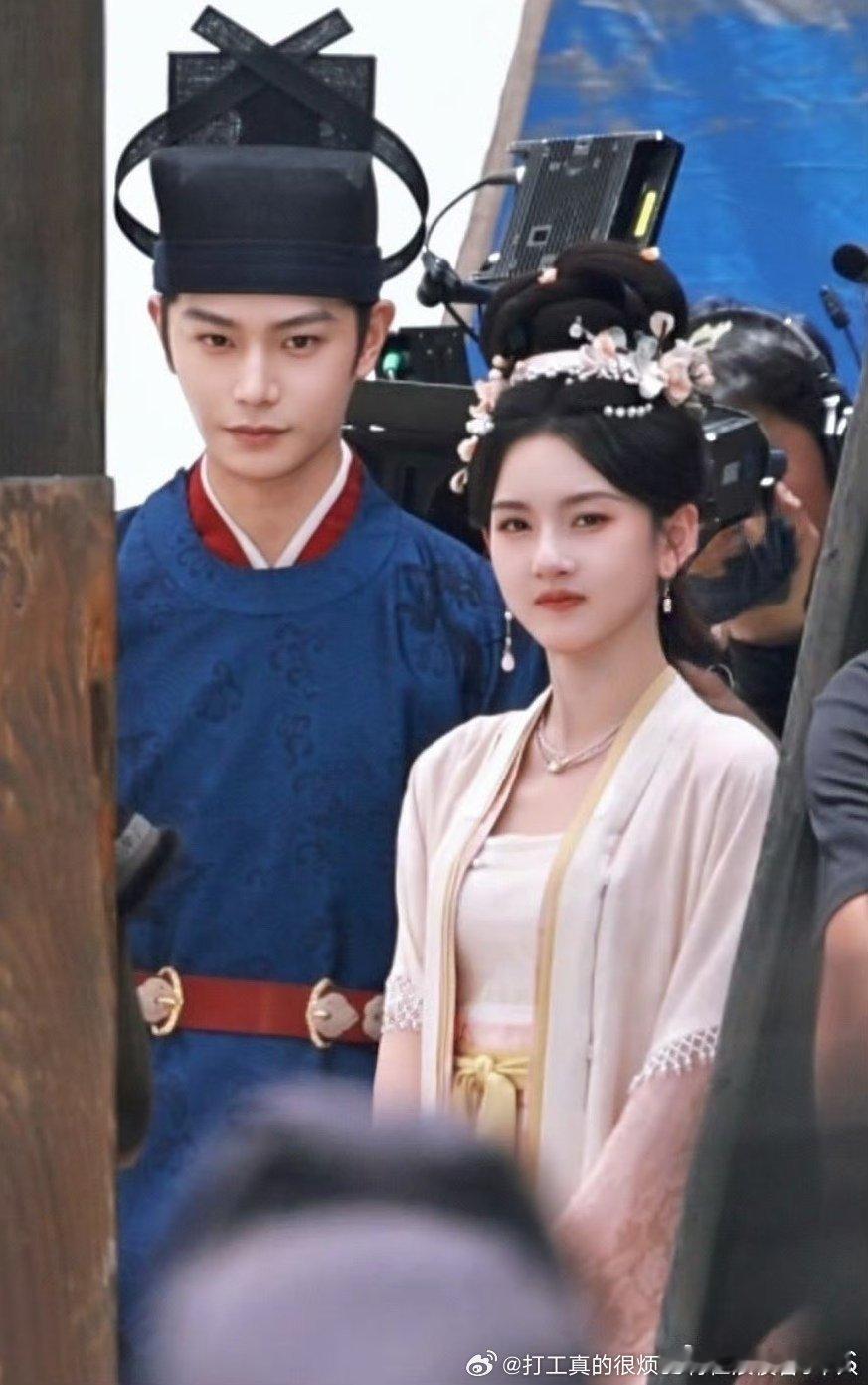 头上都很廉价 