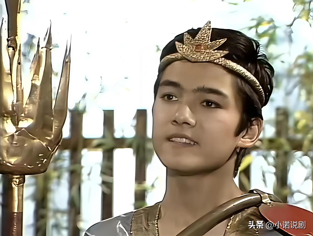哪吒，又叫哪吒三太子，为玉虚镇教奇宝灵珠子转世，是陈塘关总兵李靖第三子，也是太乙