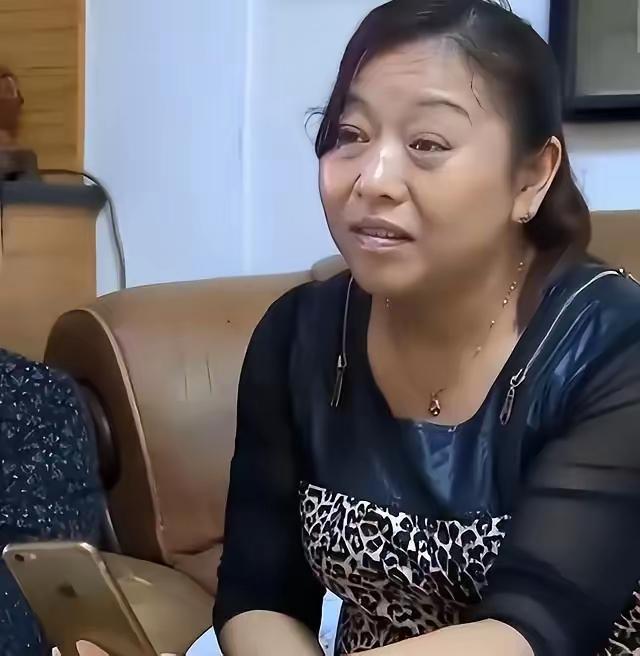 身家不菲的湖南女老板郭漫红，被熟人骗到偏僻处，推进了三米多深、漆黑冰冷的地下排污