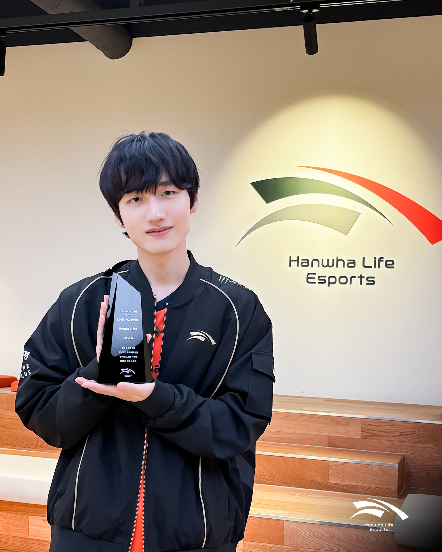 【Peanut被选为第二位HLE UNSUNG HERO】官推：2025 LCK