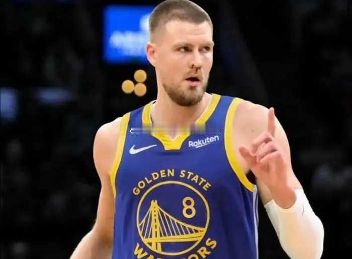 勇士完成了该做的事：在赛季中期，为库里再搭配一位明星球员。金州勇士 金州勇士在周