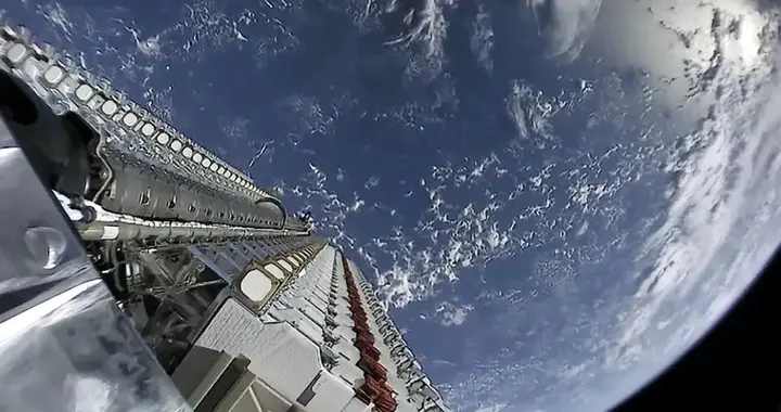 马斯克左手转右手？SpaceX砸20亿美元投资xAI，估值一年翻十倍