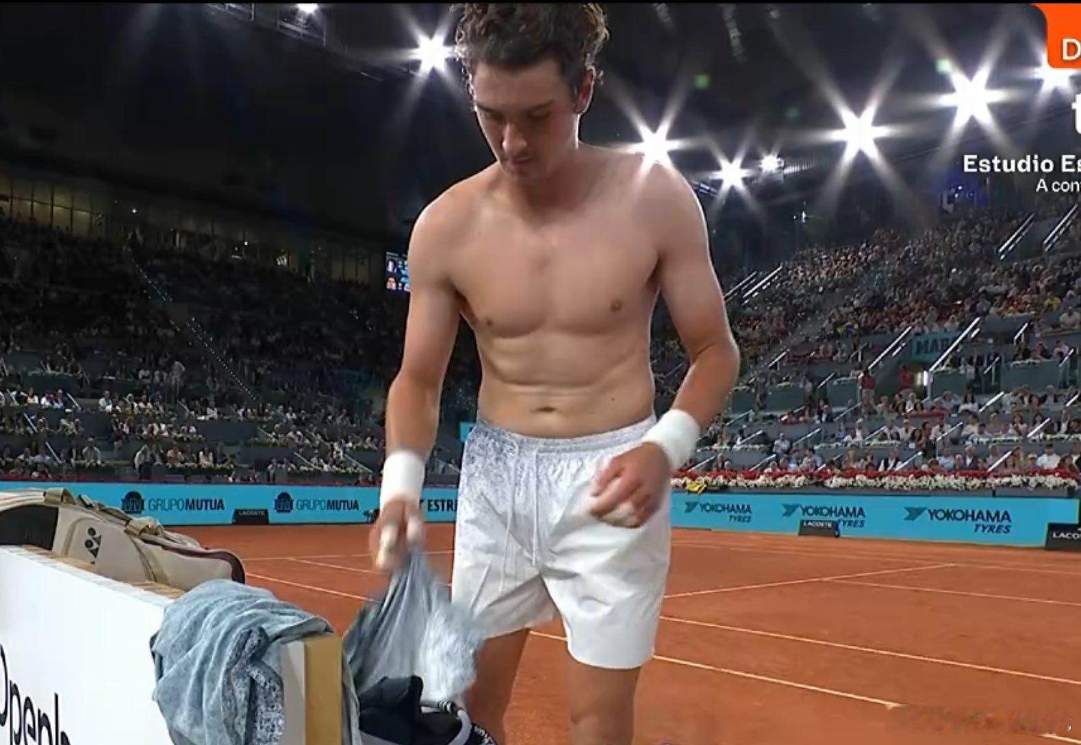有人说丰塞卡胖，你们觉得呢？ATP