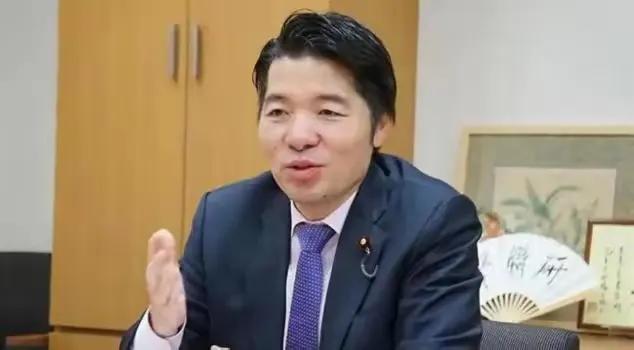 日本上下这才恍然大悟，自家首相已然闯了大祸，被中方当众点破后，还没来得及开始后悔