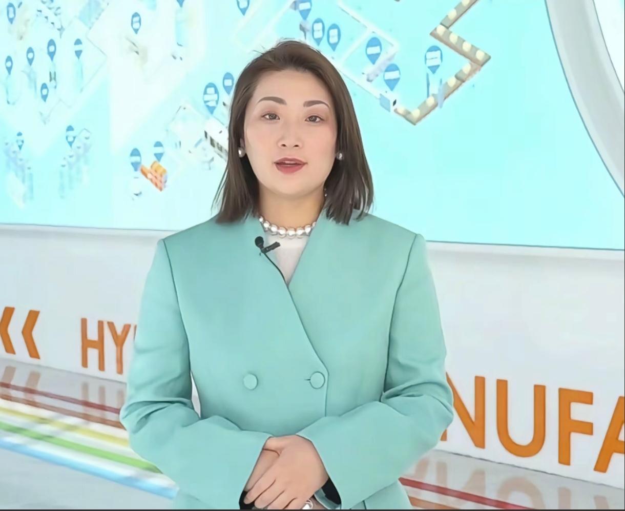 我发现哇哈哈的宗大小姐跟她的叔叔宗泽后的关系挺像我邻居跟他叔叔的关系。是亲人关系