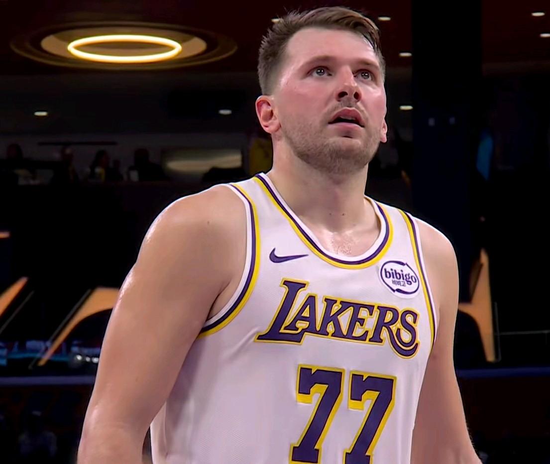 湖人耻辱3连败！谁是罪魁祸首？


湖人主场迎战近期同样低迷的火箭（各种离谱的输