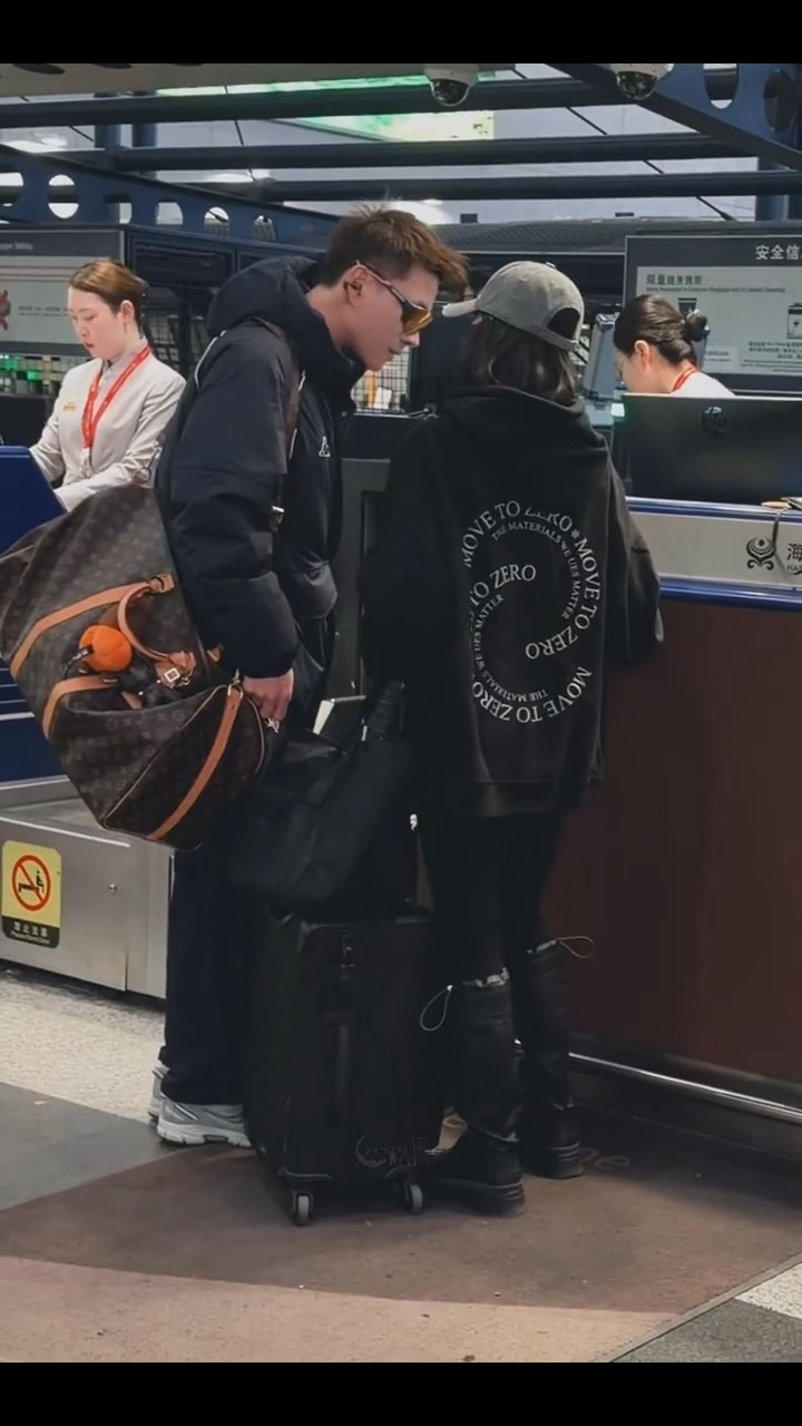 吴谨言站姐发吴谨言洪尧 看到吴谨言洪尧的同框，真的好甜呀！还是真夫妻最好磕！吴姐