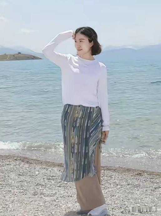 翁帆越来越从容了，经过时间的沉淀，整个人由内而外散发舒展开了，没有以前的沉闷也没